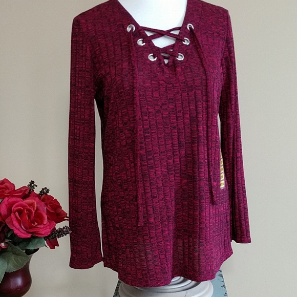 NEW Chenault Sweater Tunic Women's Lace Up Grommet Cranberry Split Side Soft Med - Picture 1 of 10